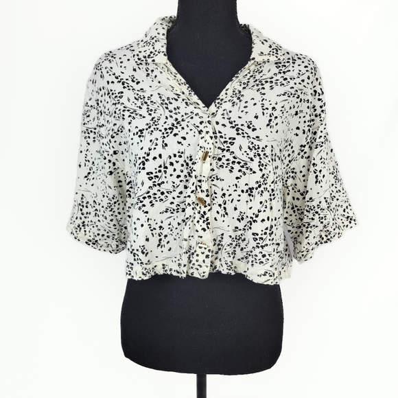 KIRIOUS Monochromatic Animal Print Short Sleeve Cropped Button Down Size XL - Picture 1 of 6